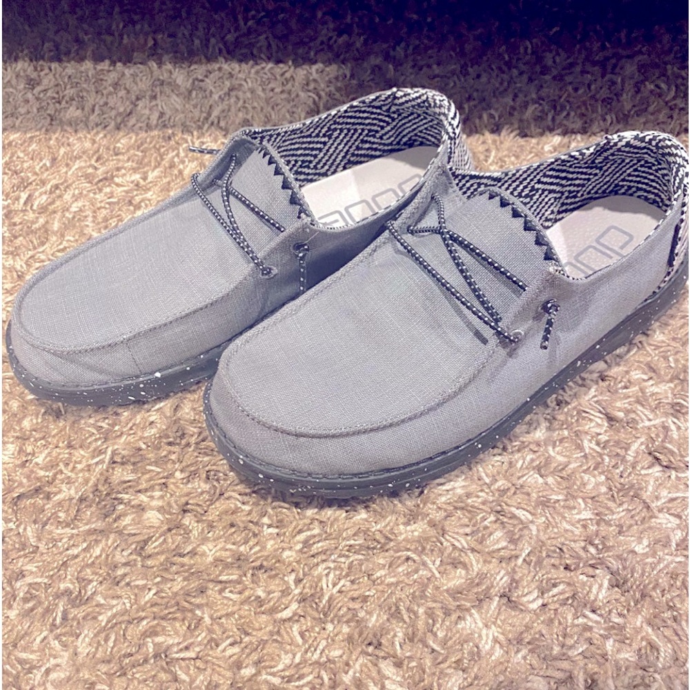 Womens Hey Dudes size 10